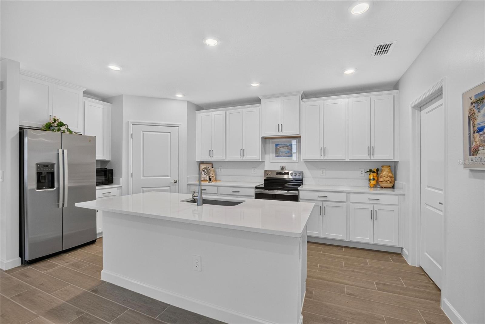 NEW PORT CORNERS PH 1B-1 - Residential Lease