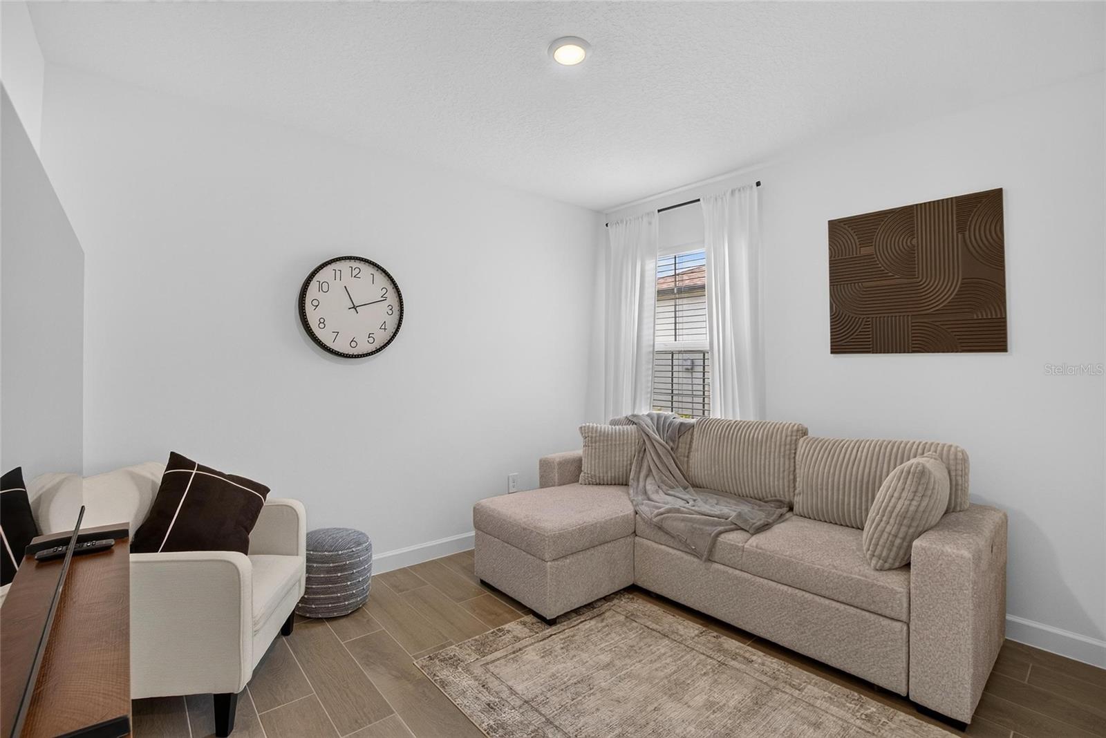 NEW PORT CORNERS PH 1B-1 - Residential Lease