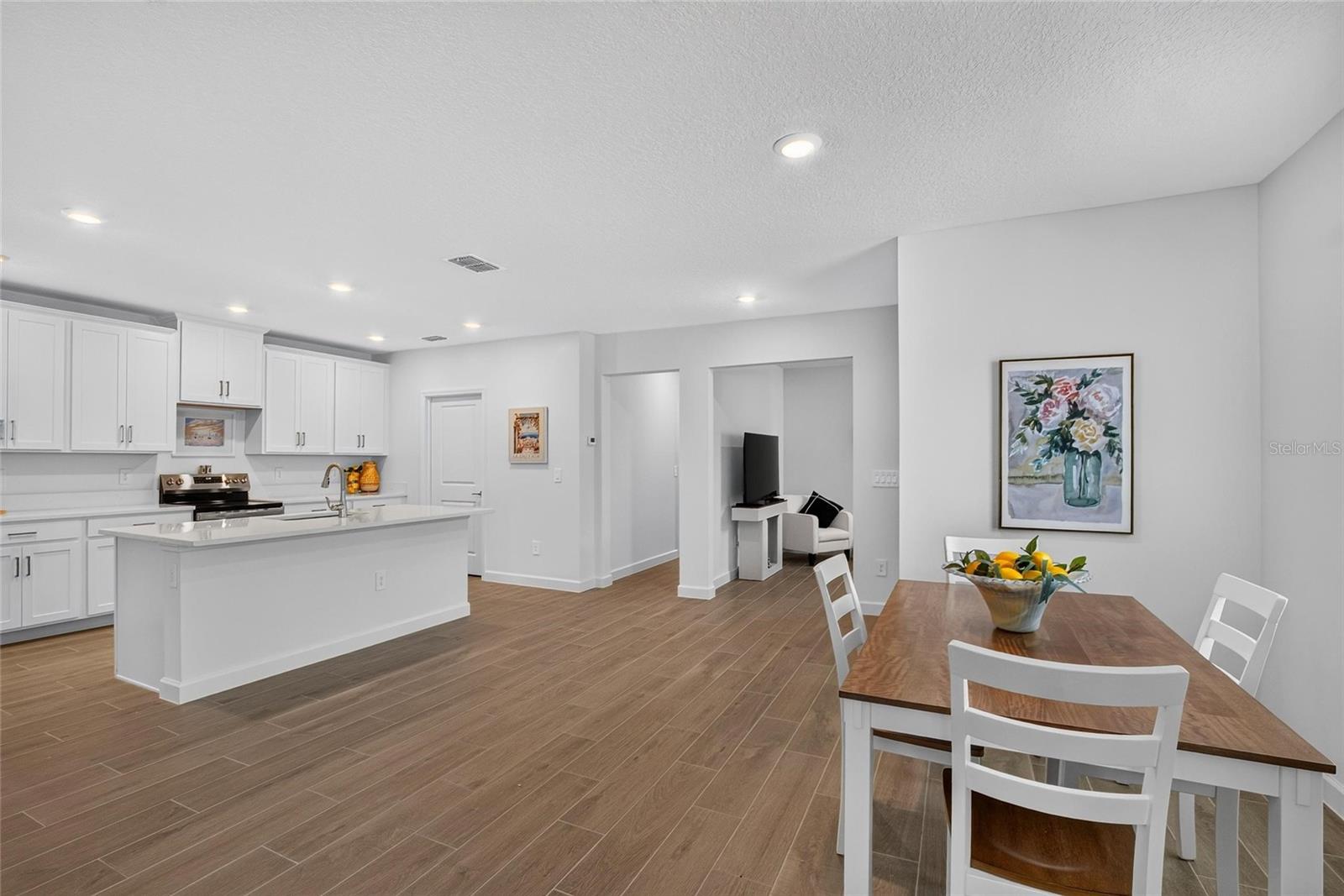 NEW PORT CORNERS PH 1B-1 - Residential Lease
