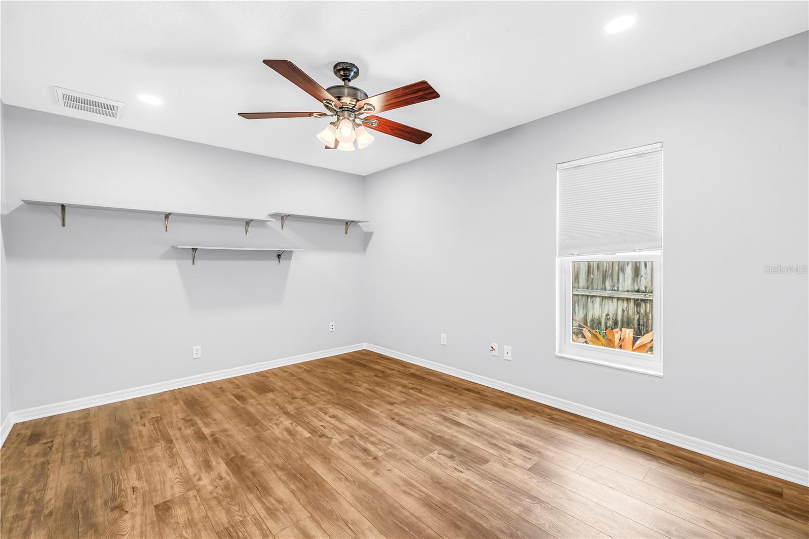 WINDTREE OAKS - Residential