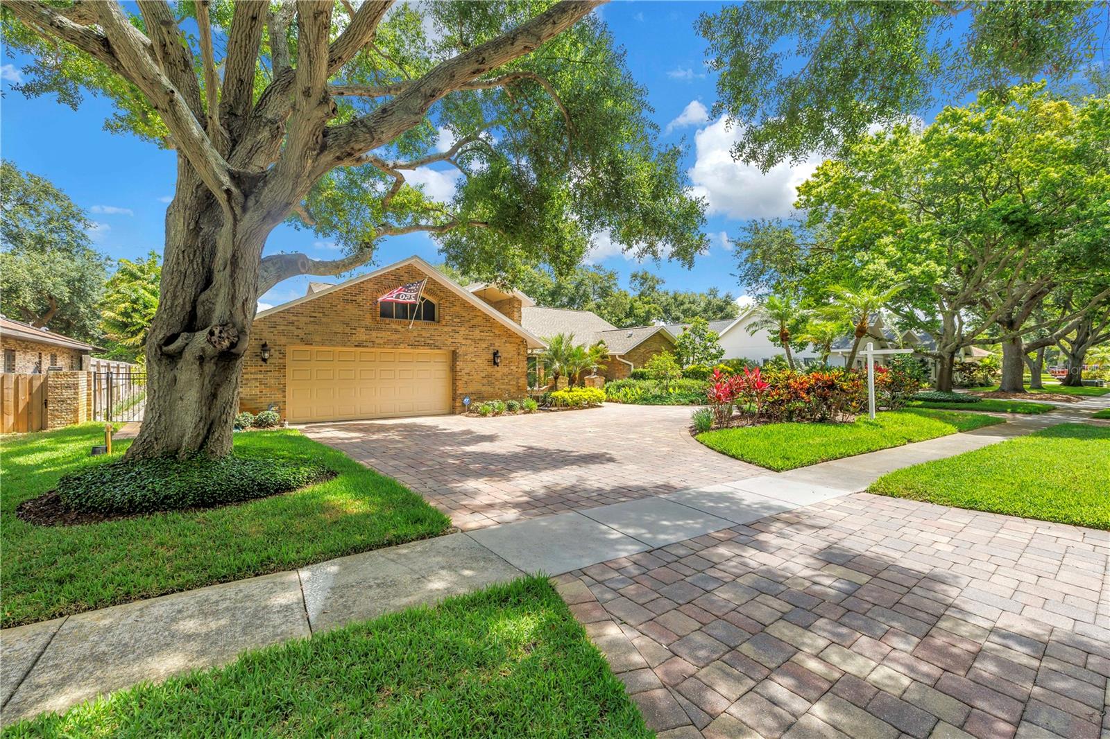 WINDTREE OAKS - Residential