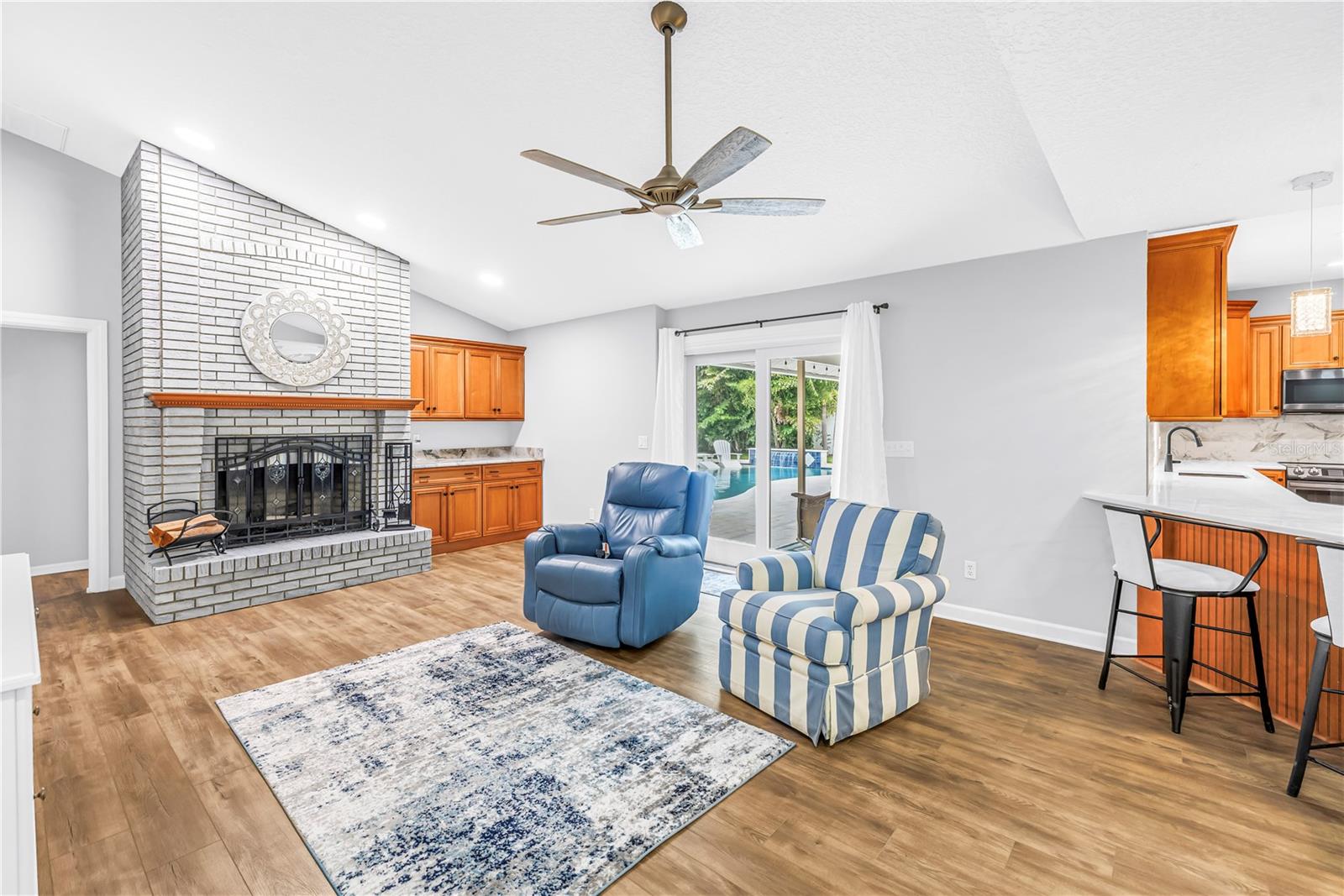 WINDTREE OAKS - Residential