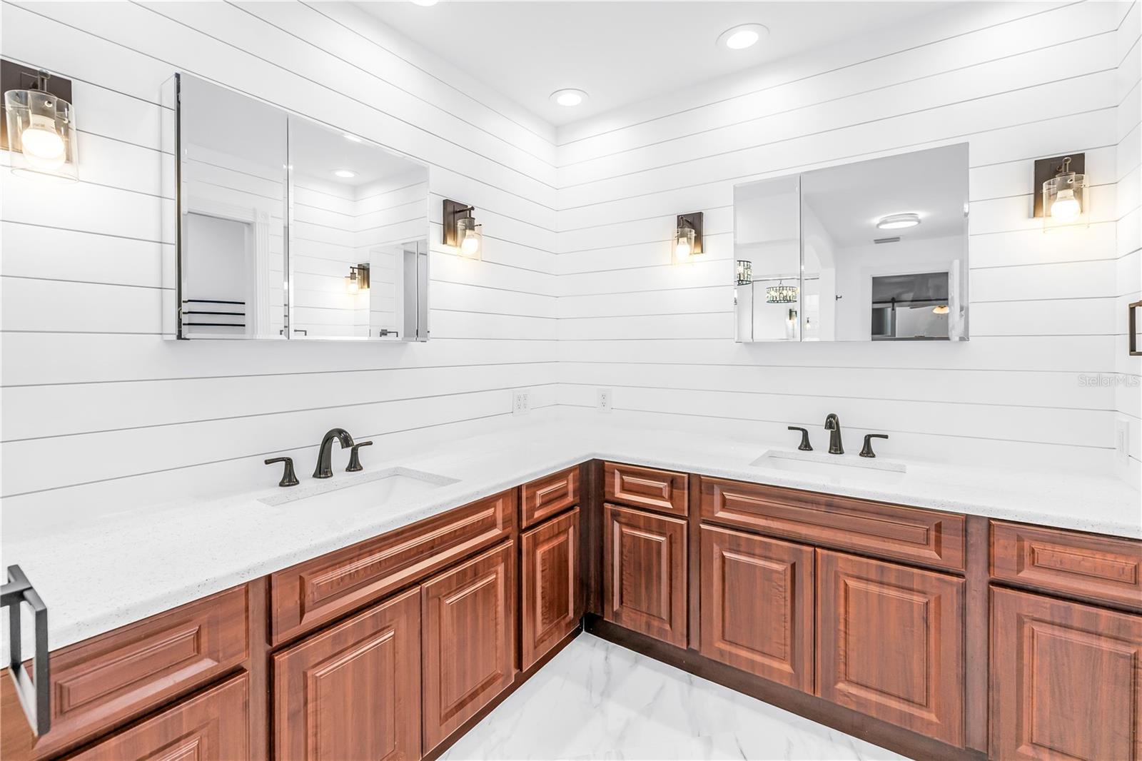 WINDTREE OAKS - Residential
