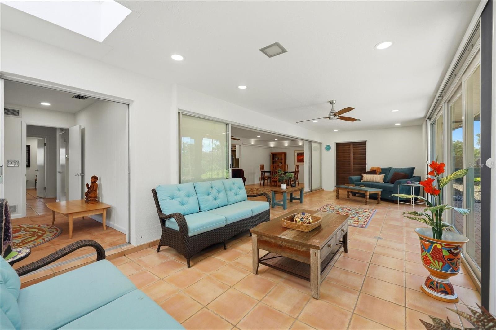 FRST LAKES COUNTRY CLUB ESTATES - Residential