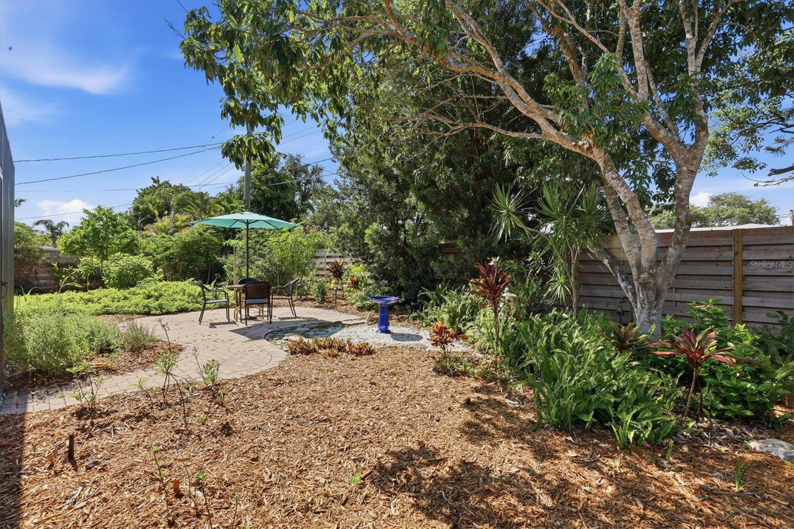 FRST LAKES COUNTRY CLUB ESTATES - Residential