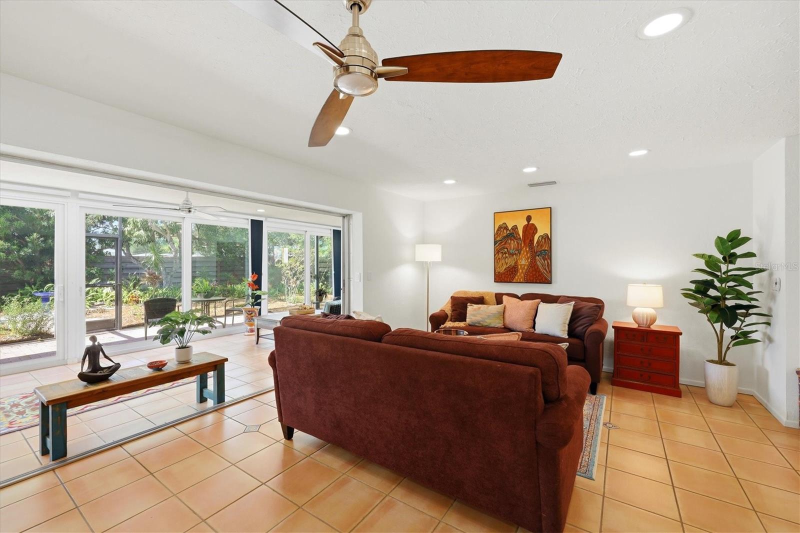FRST LAKES COUNTRY CLUB ESTATES - Residential