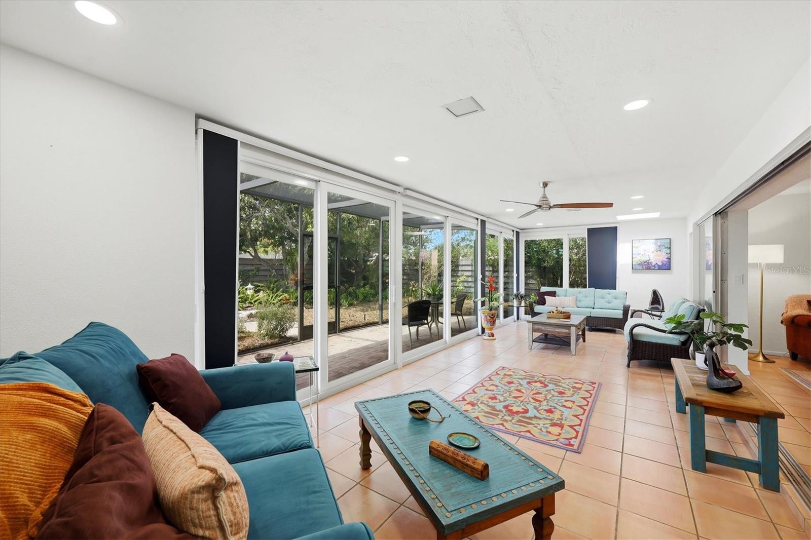 FRST LAKES COUNTRY CLUB ESTATES - Residential