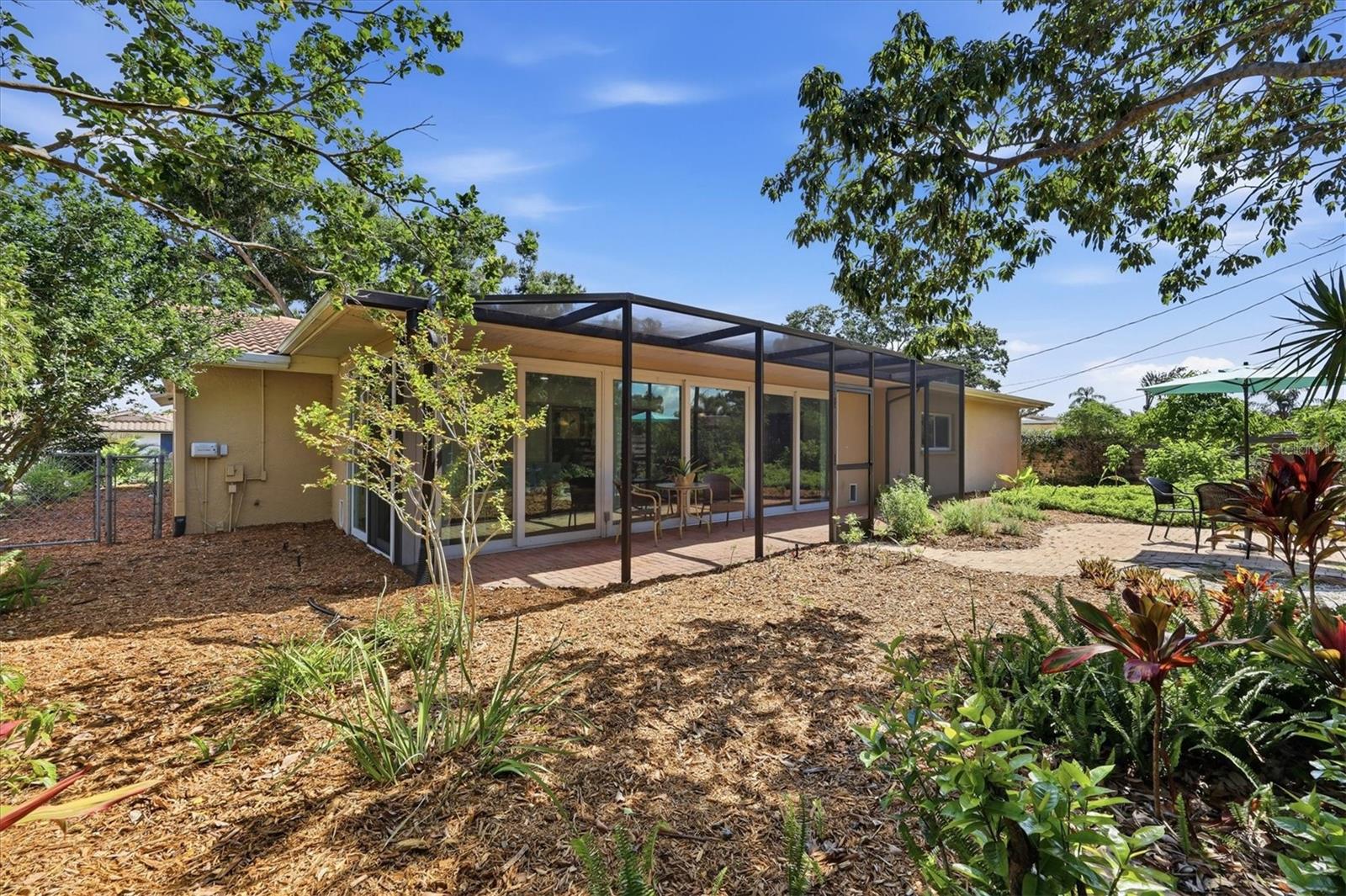 FRST LAKES COUNTRY CLUB ESTATES - Residential