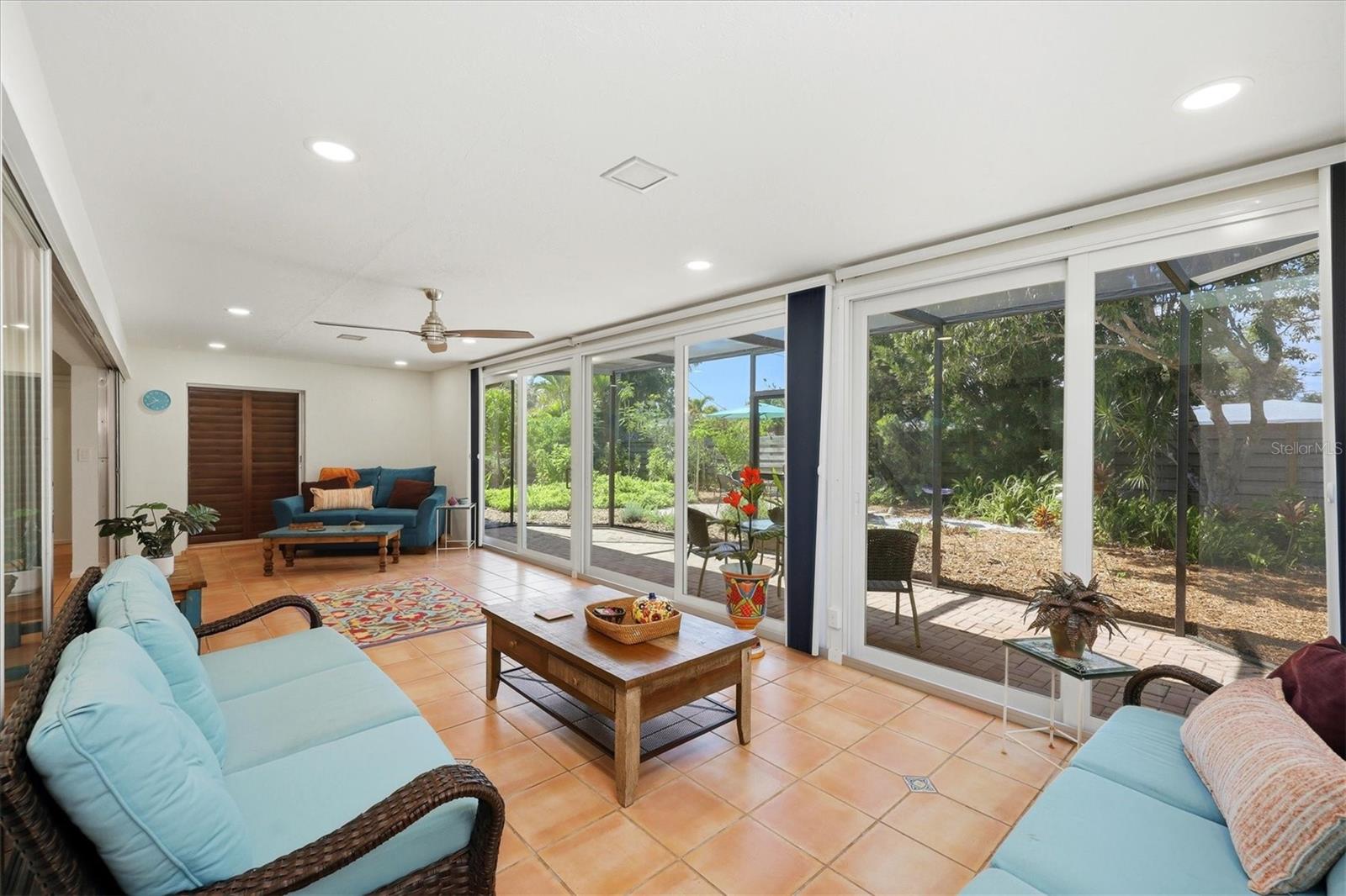 FRST LAKES COUNTRY CLUB ESTATES - Residential
