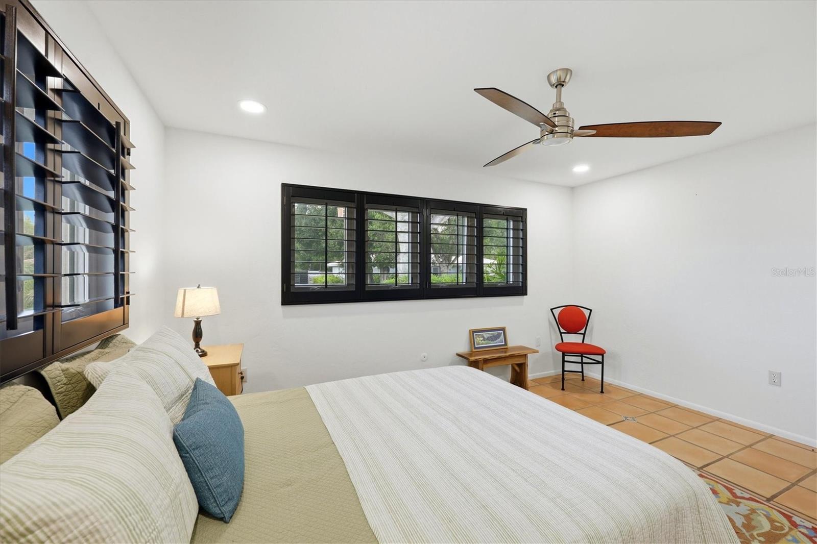 FRST LAKES COUNTRY CLUB ESTATES - Residential