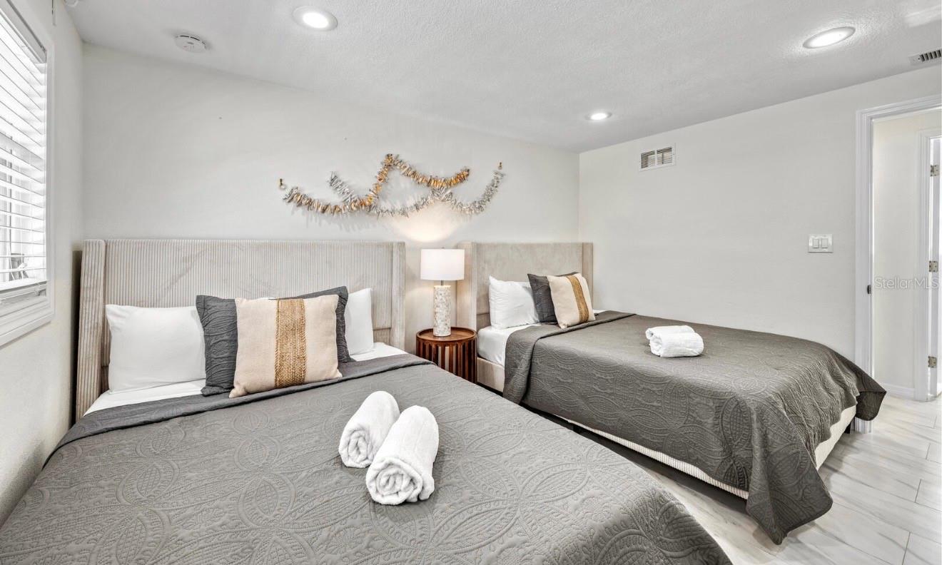 LONGBOAT KEY - Residential