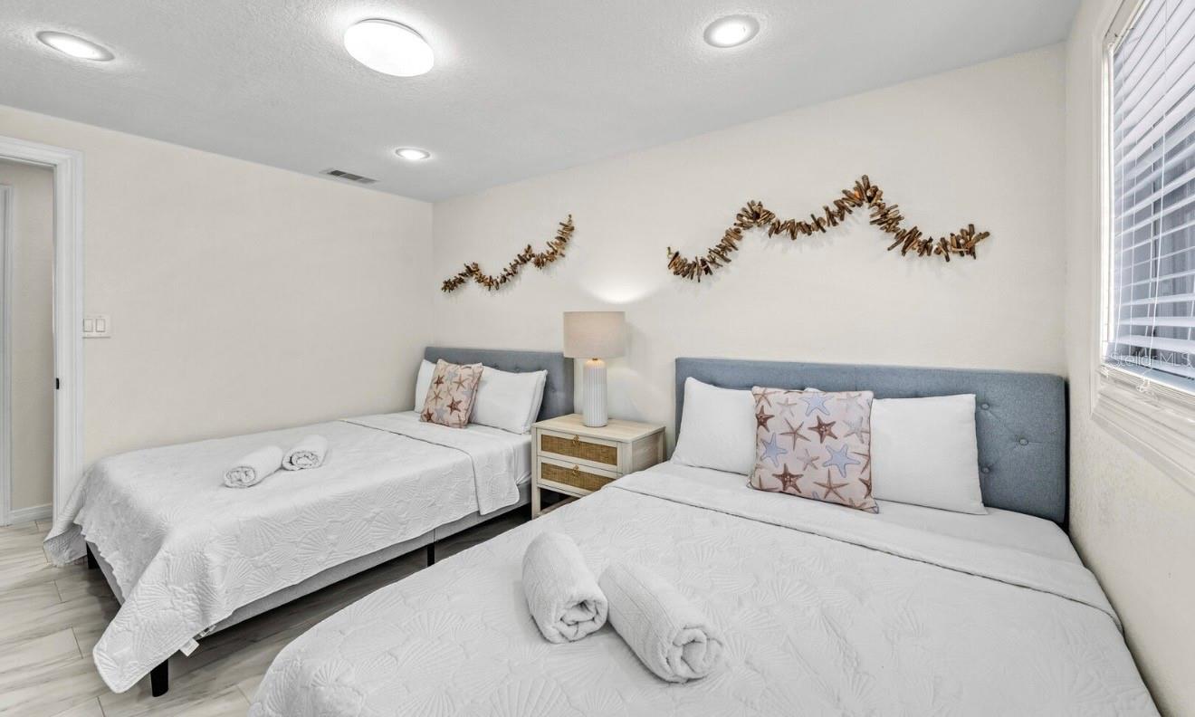 LONGBOAT KEY - Residential