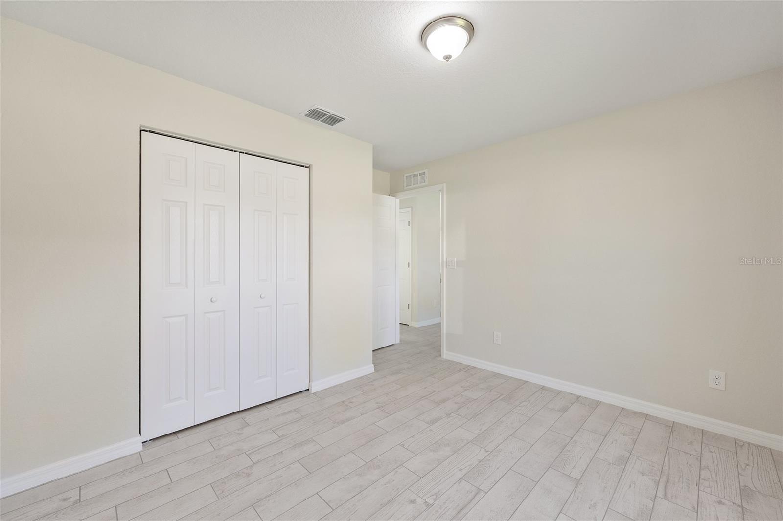 SILVER SPGS SHORES UN 12 - Residential