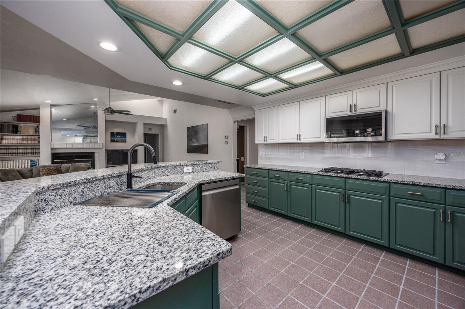HUNTINGTON PH II - Residential