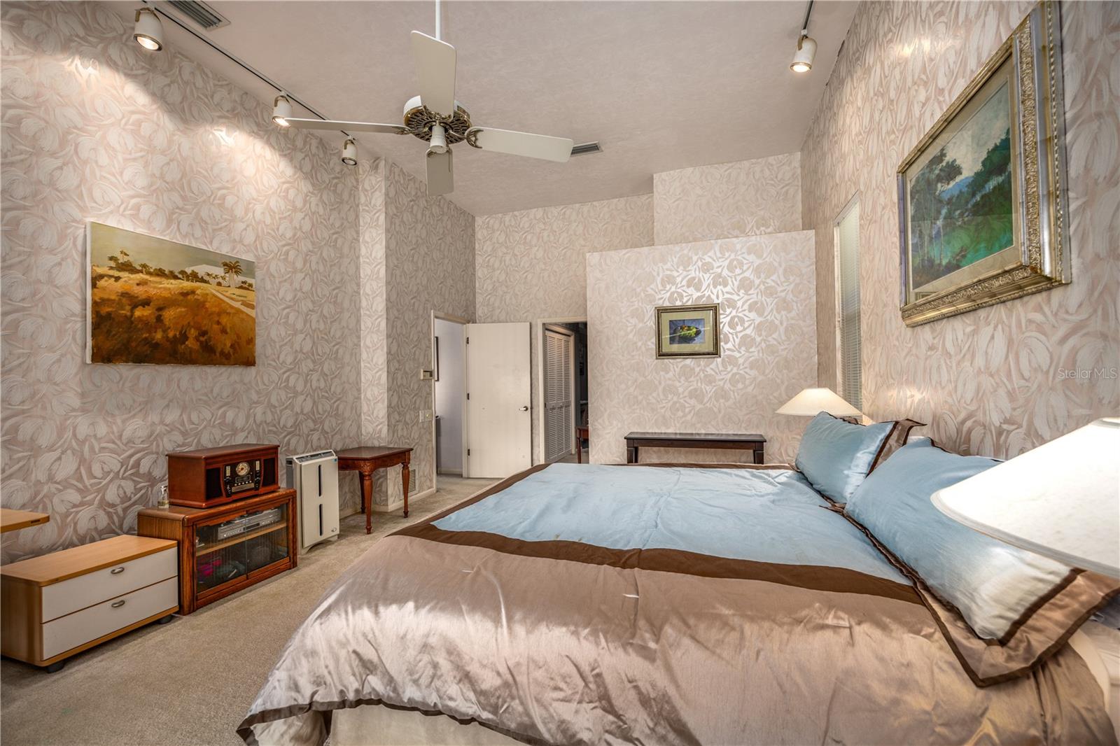 HUNTINGTON PH II - Residential