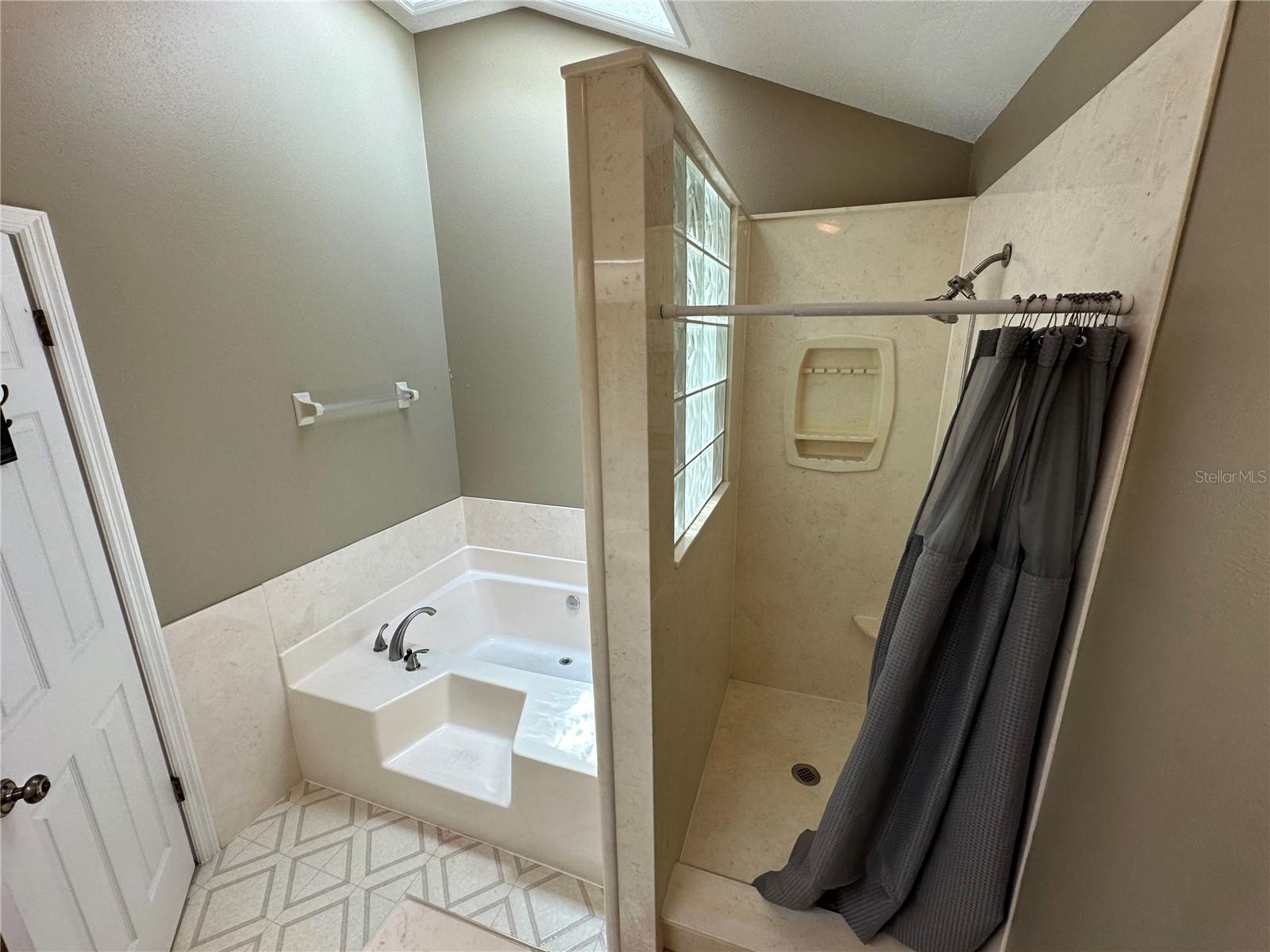 WEDGEWOOD GROVES - Residential
