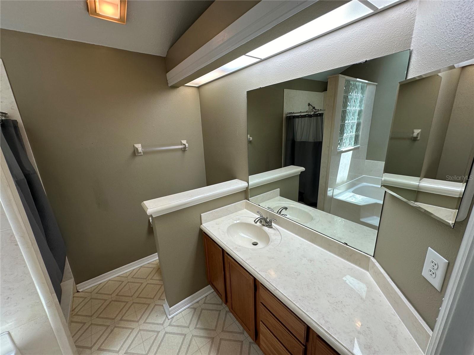 WEDGEWOOD GROVES - Residential