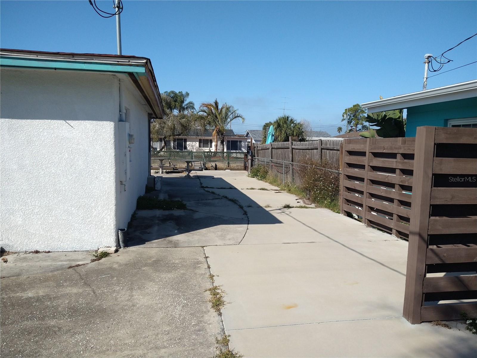 HUDSON BEACH ESTATES - Commercial Sale