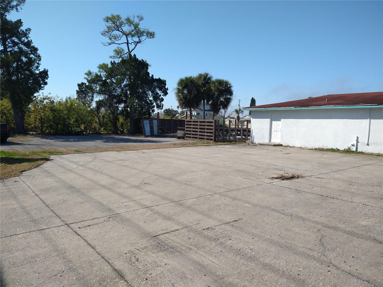 HUDSON BEACH ESTATES - Commercial Sale