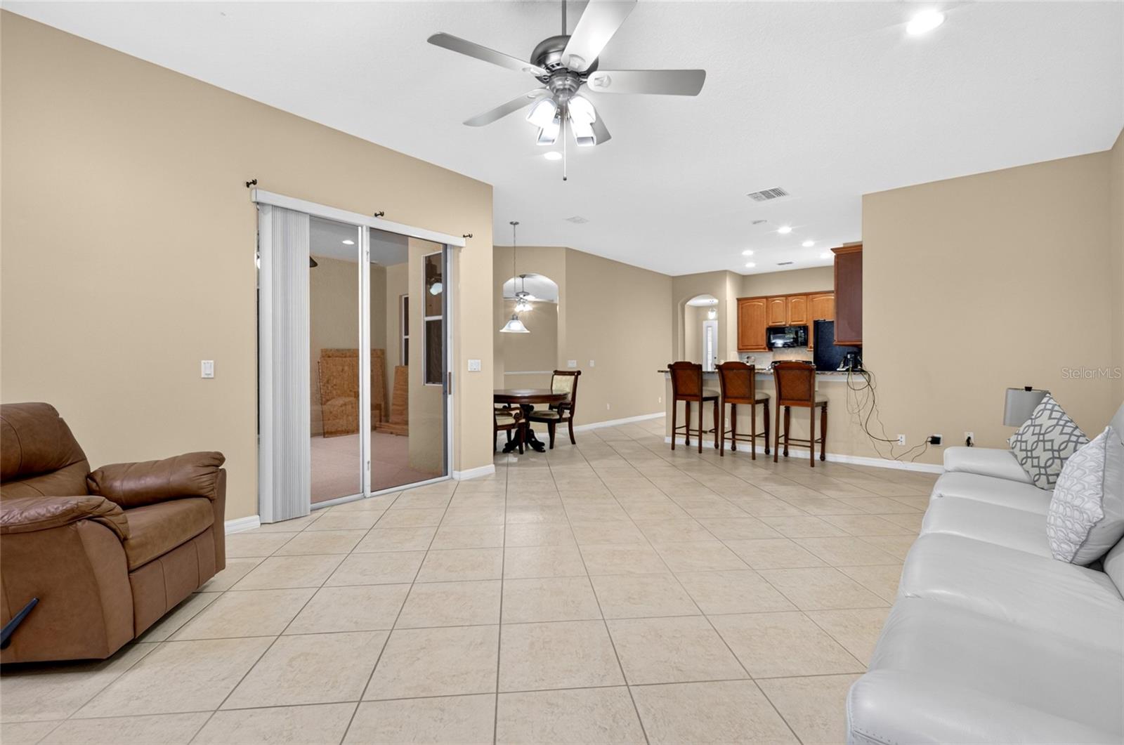 CARRIAGE POINTE A-I & L - Residential