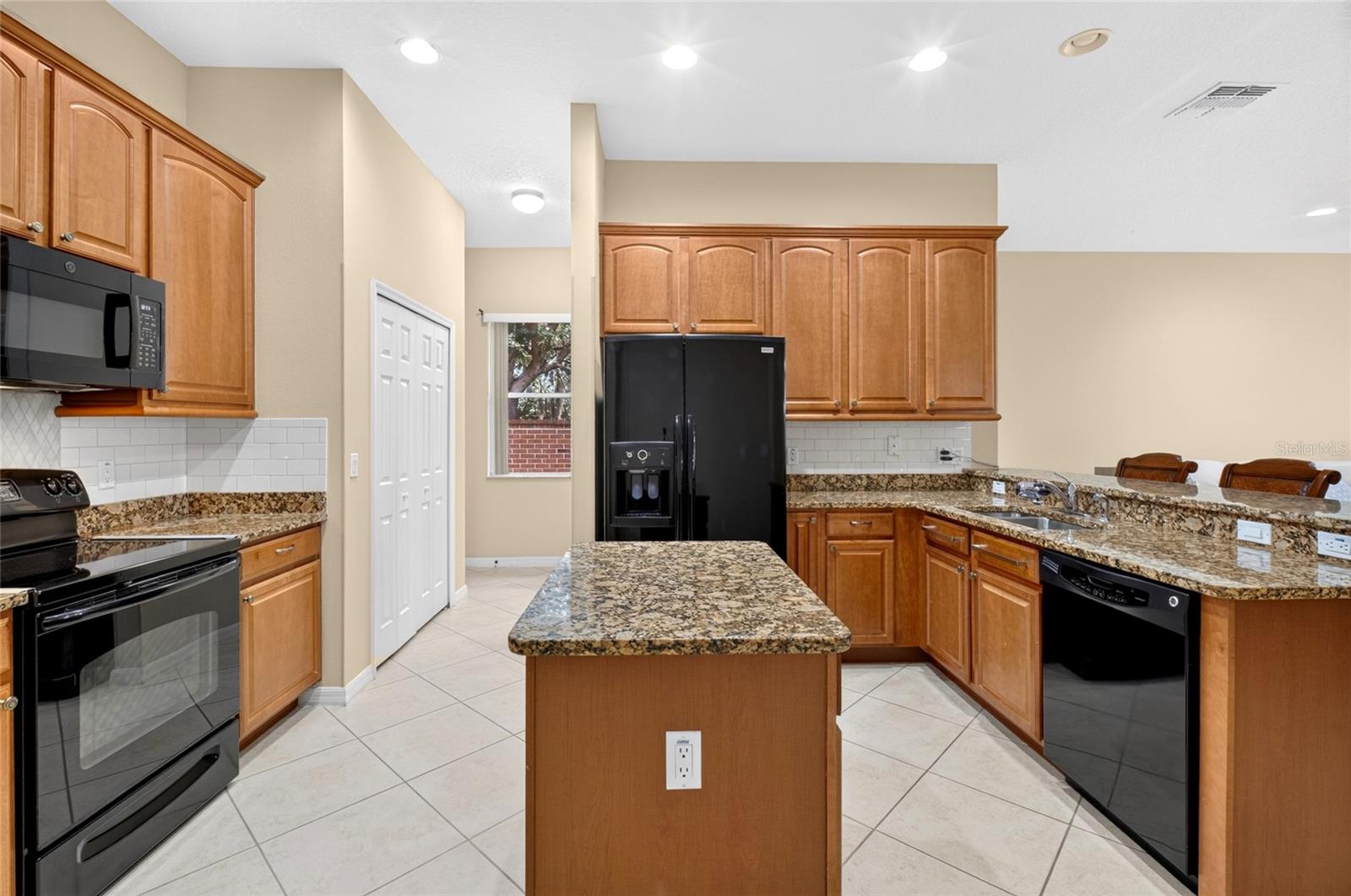 CARRIAGE POINTE A-I & L - Residential