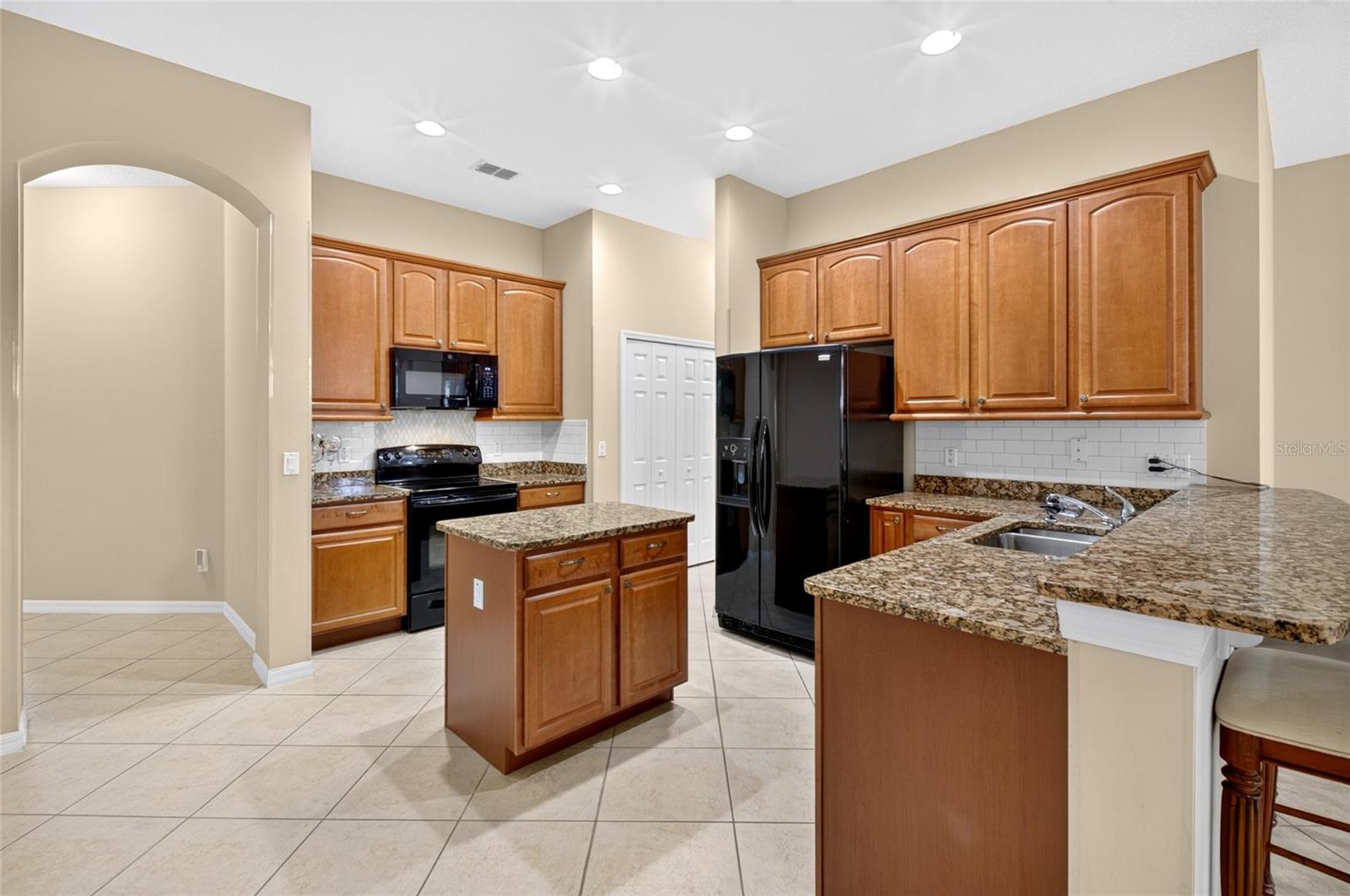 CARRIAGE POINTE A-I & L - Residential