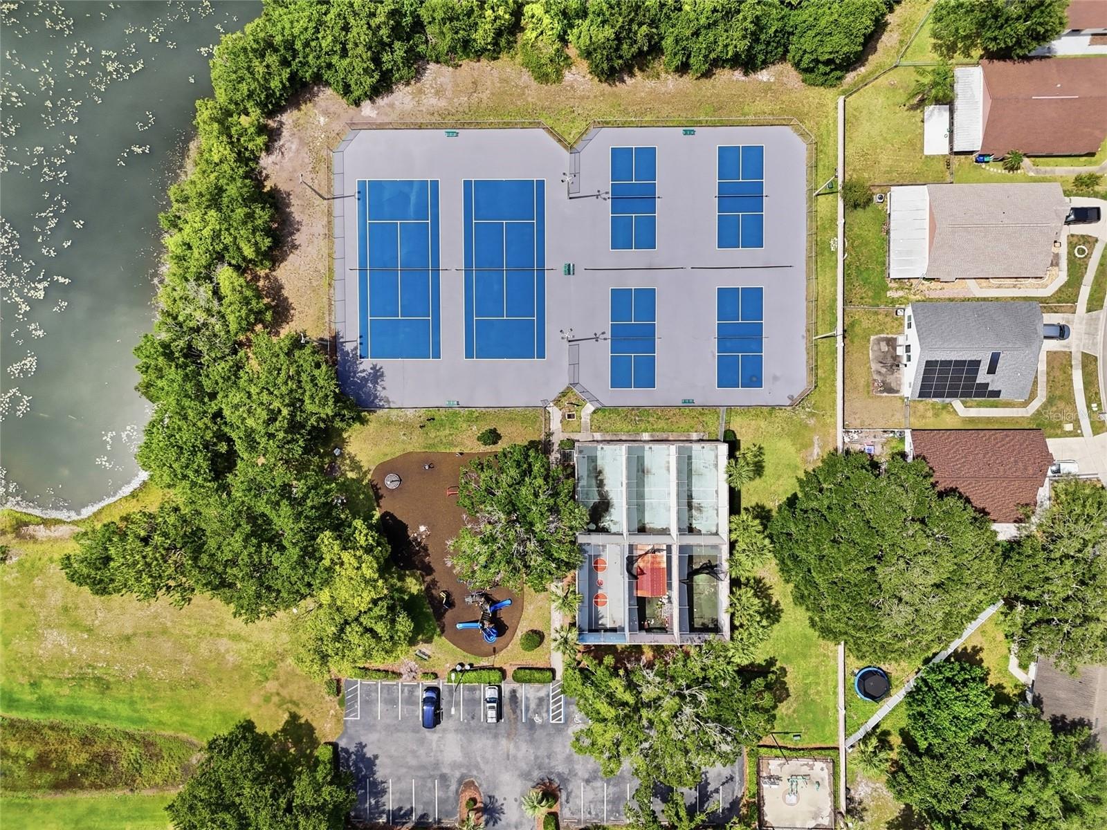 WHISPER LAKES - Residential