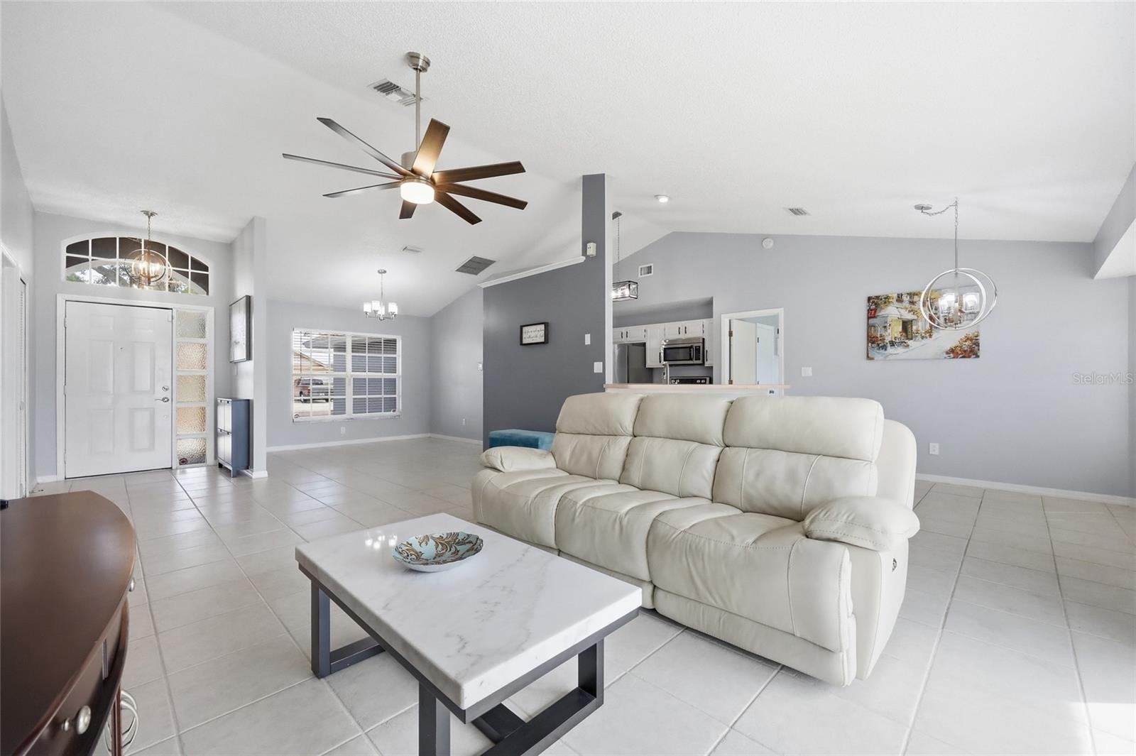 WHISPER LAKES - Residential