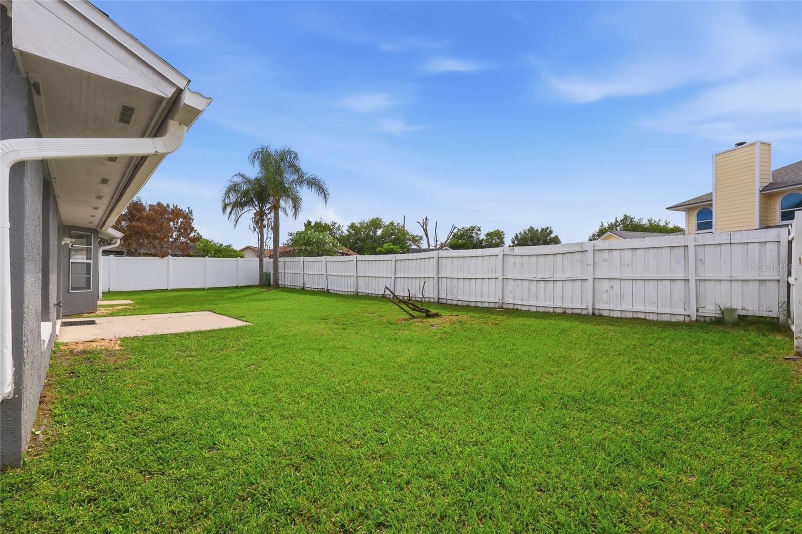 WHISPER LAKES - Residential