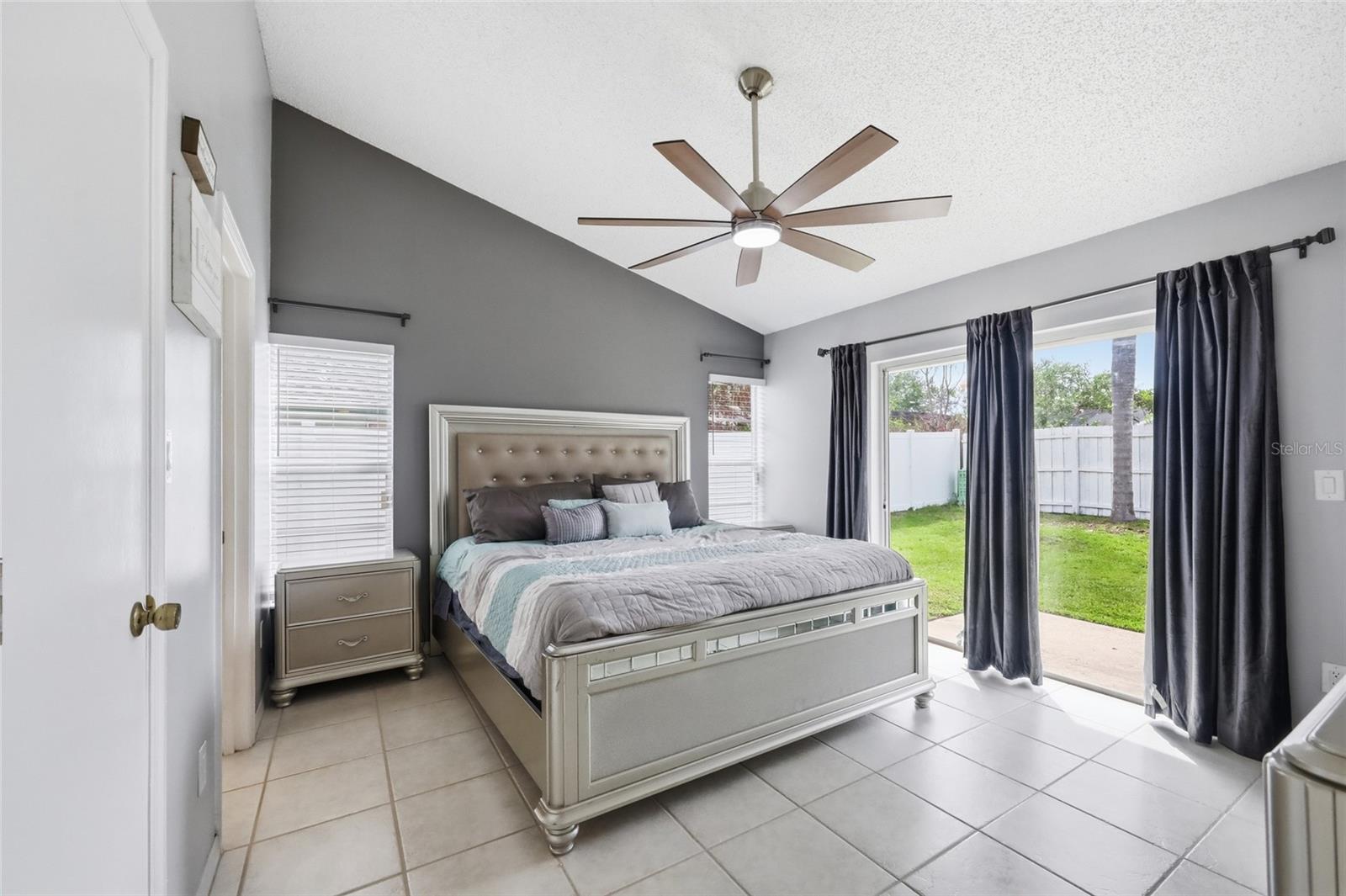 WHISPER LAKES - Residential
