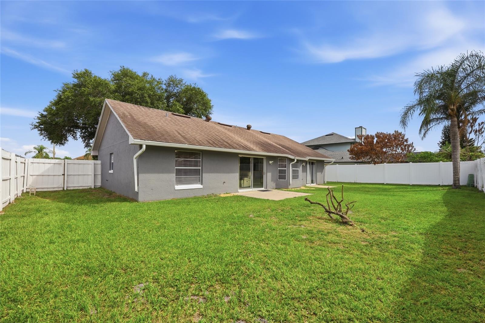 WHISPER LAKES - Residential