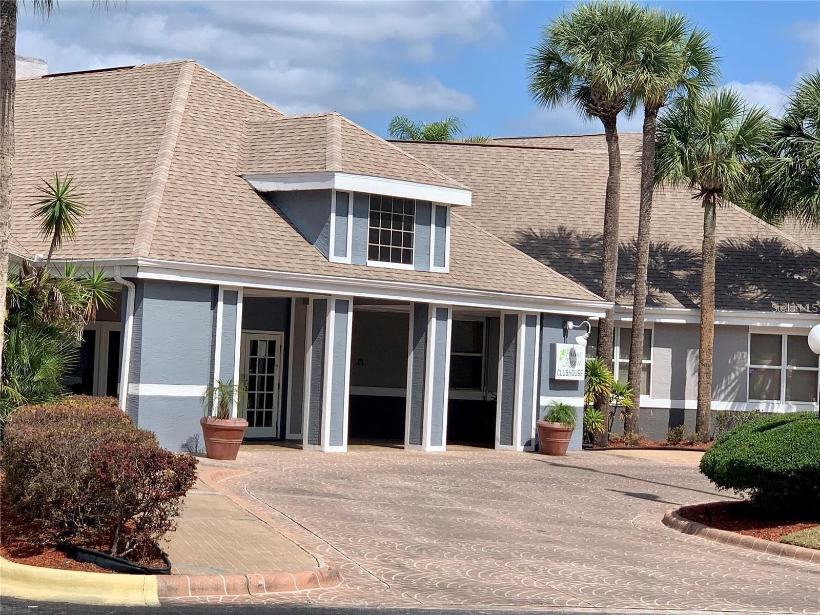 PARKWAY PALMS RSRT MAINGATE - Residential