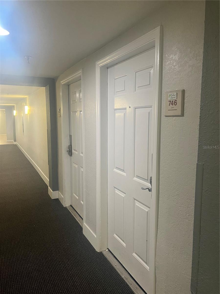 PARKWAY PALMS RSRT MAINGATE - Residential