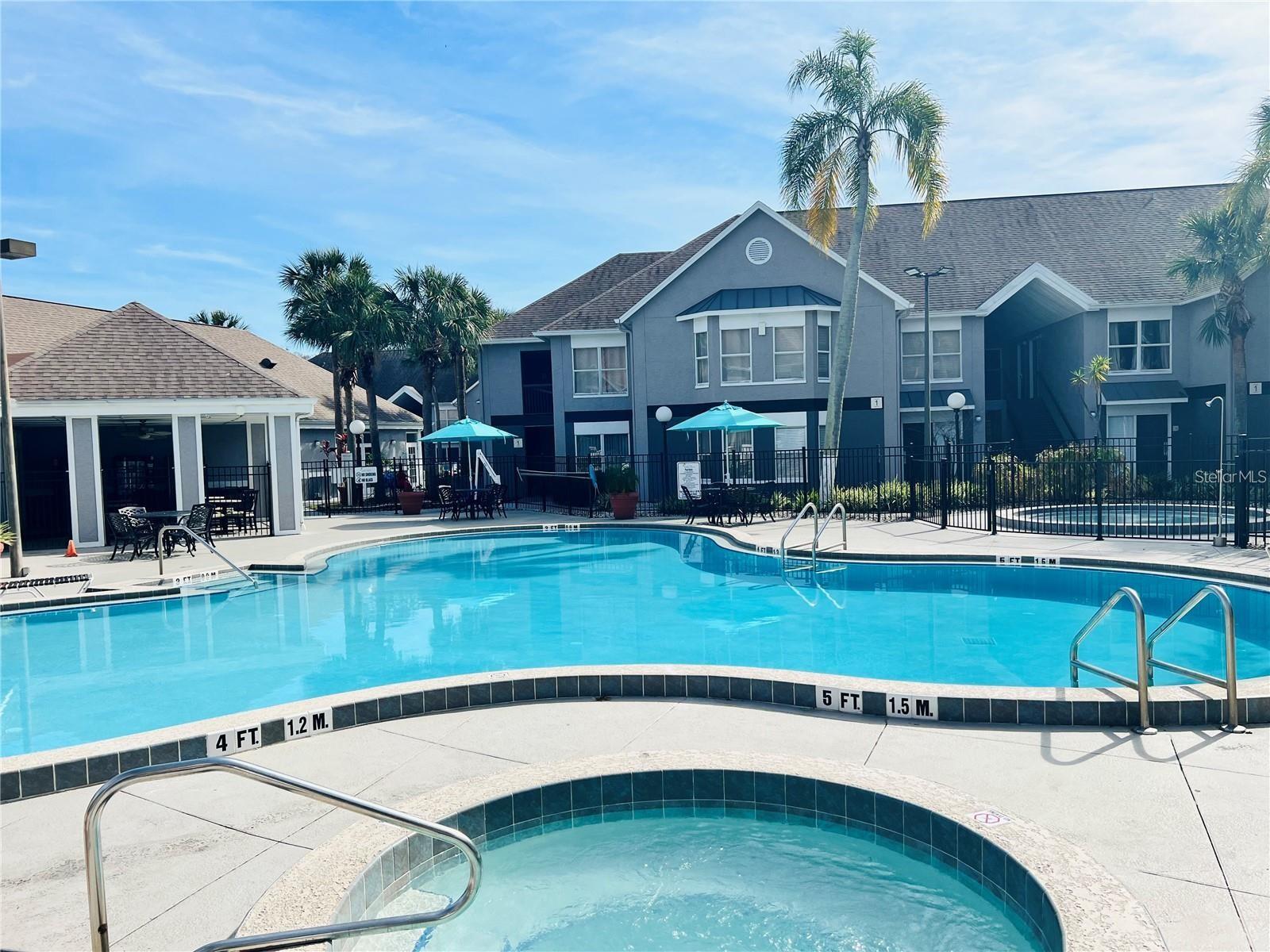 PARKWAY PALMS RSRT MAINGATE - Residential