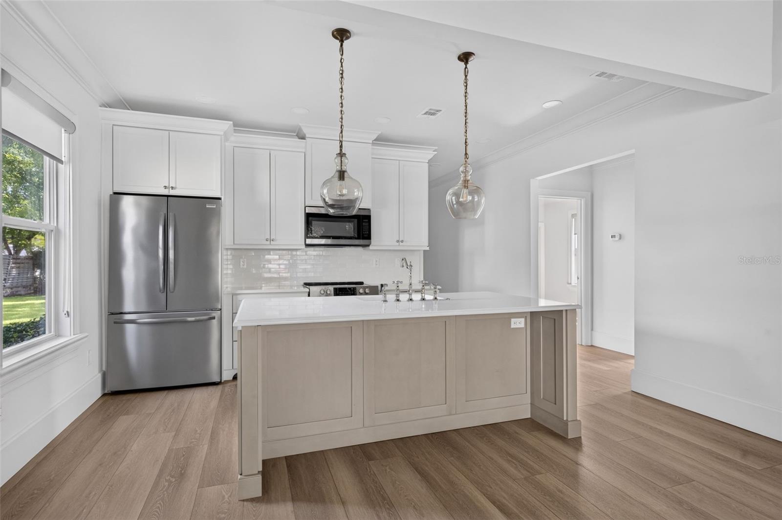 COLONIAL PARK SUB - Residential Lease