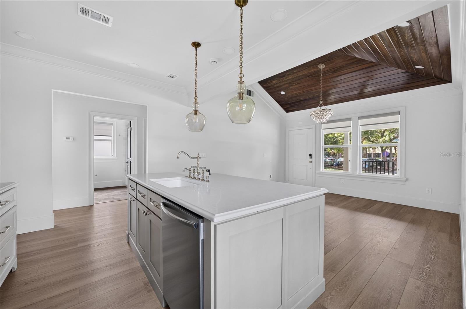 COLONIAL PARK SUB - Residential Lease