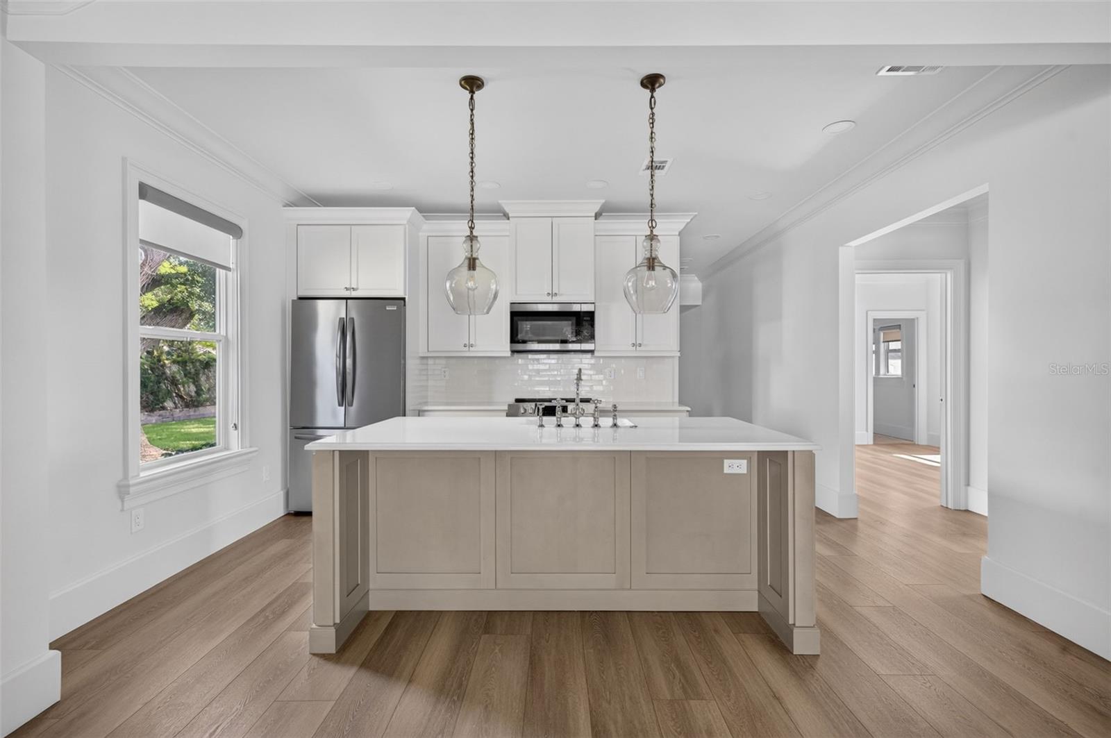 COLONIAL PARK SUB - Residential Lease