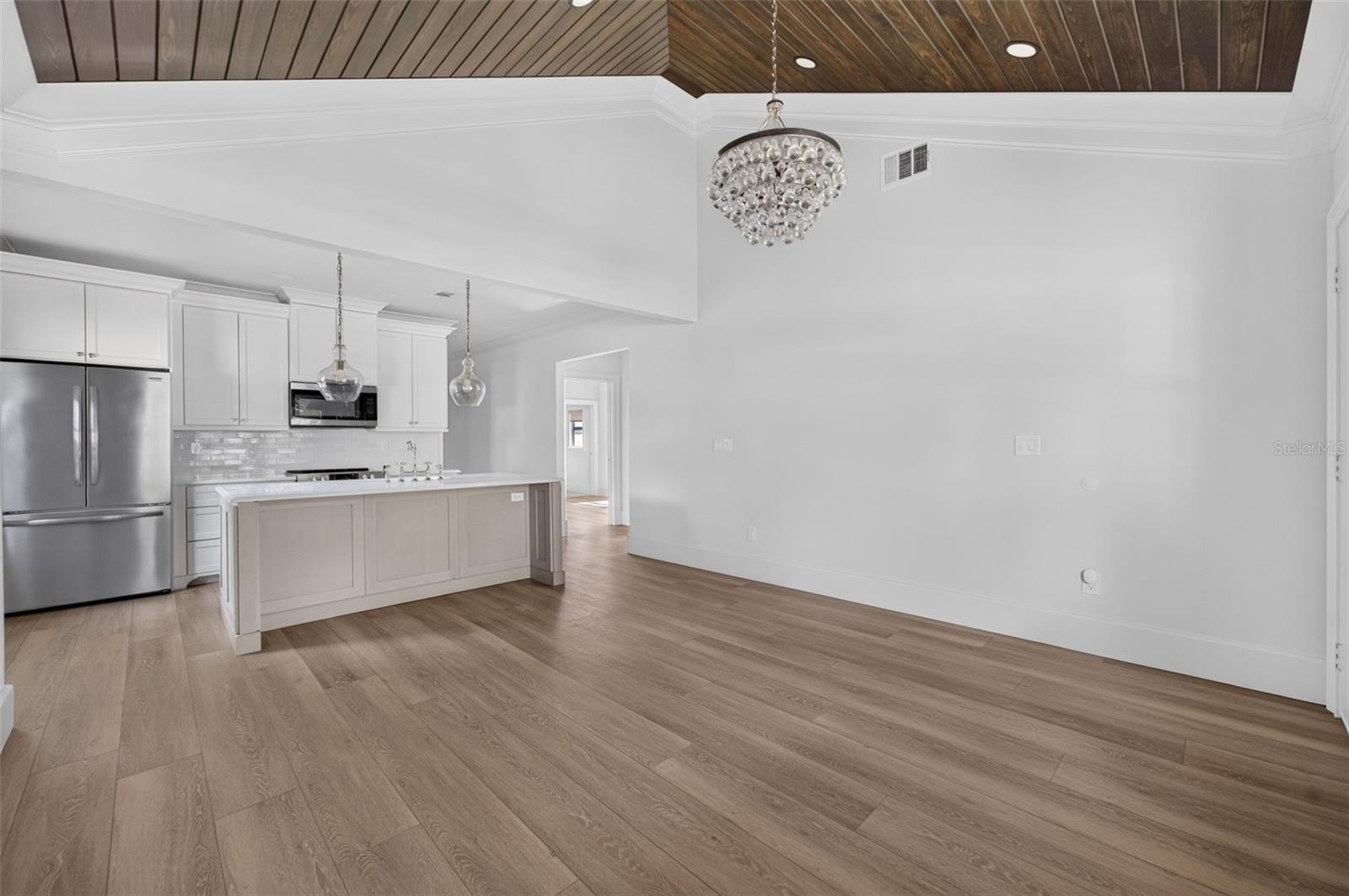 COLONIAL PARK SUB - Residential Lease