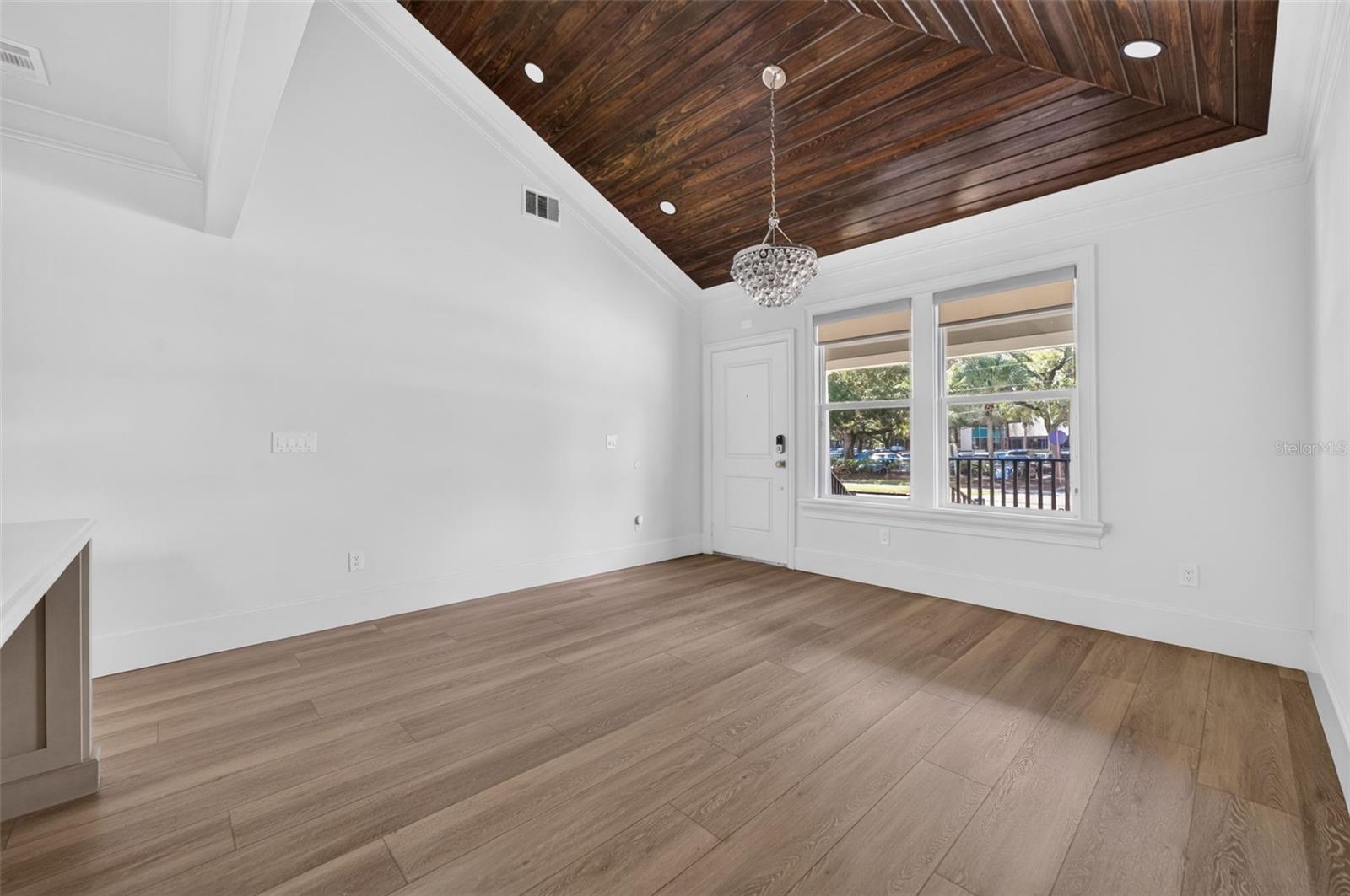 COLONIAL PARK SUB - Residential Lease