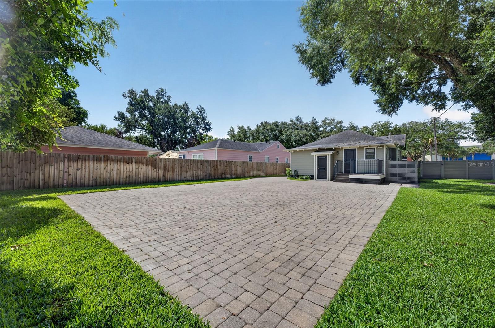 COLONIAL PARK SUB - Residential Lease