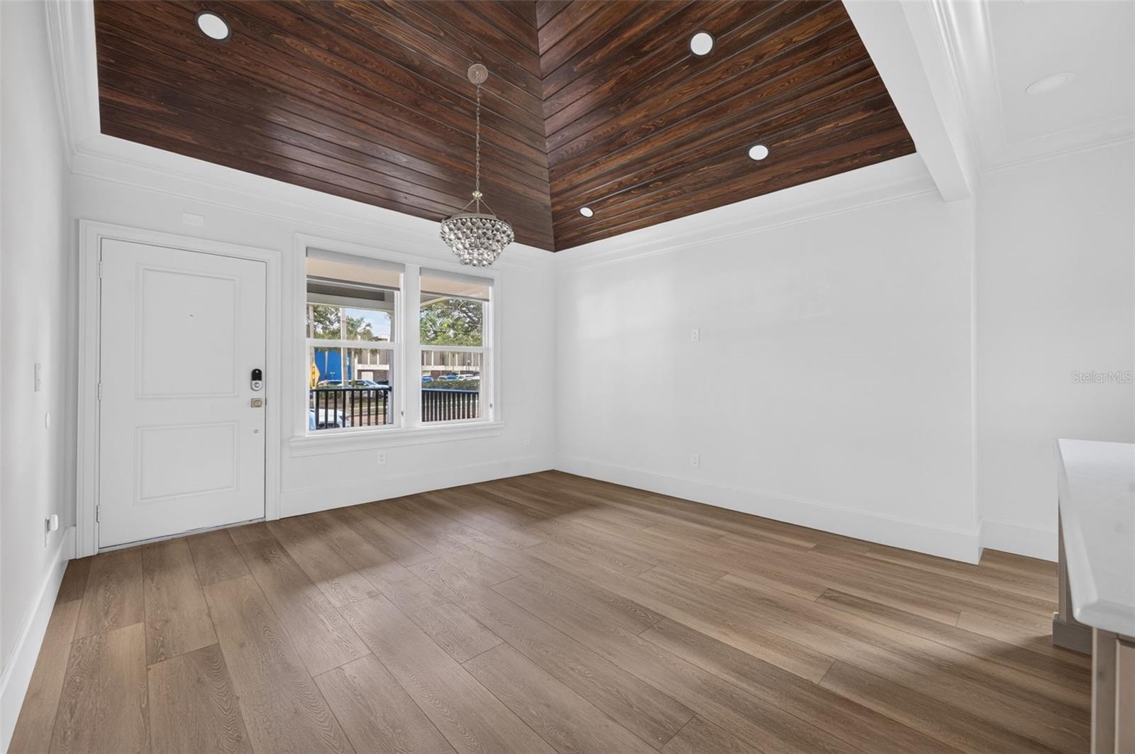 COLONIAL PARK SUB - Residential Lease