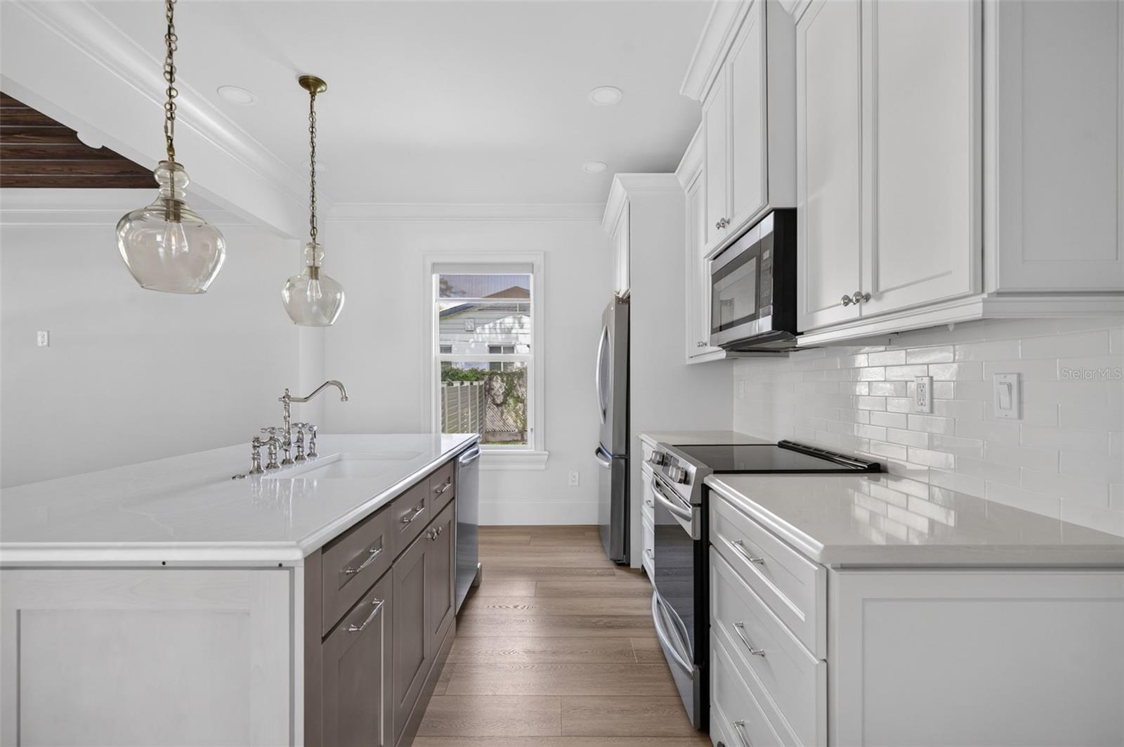 COLONIAL PARK SUB - Residential Lease