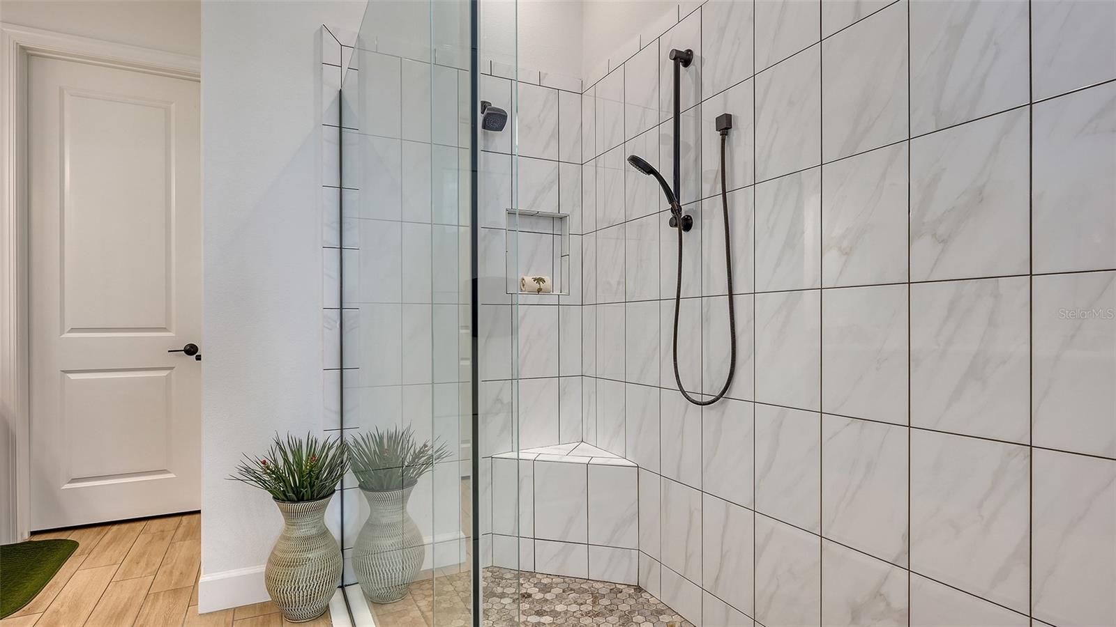 AZARIO ESPLANADE PH II SUBPH C-O - Residential