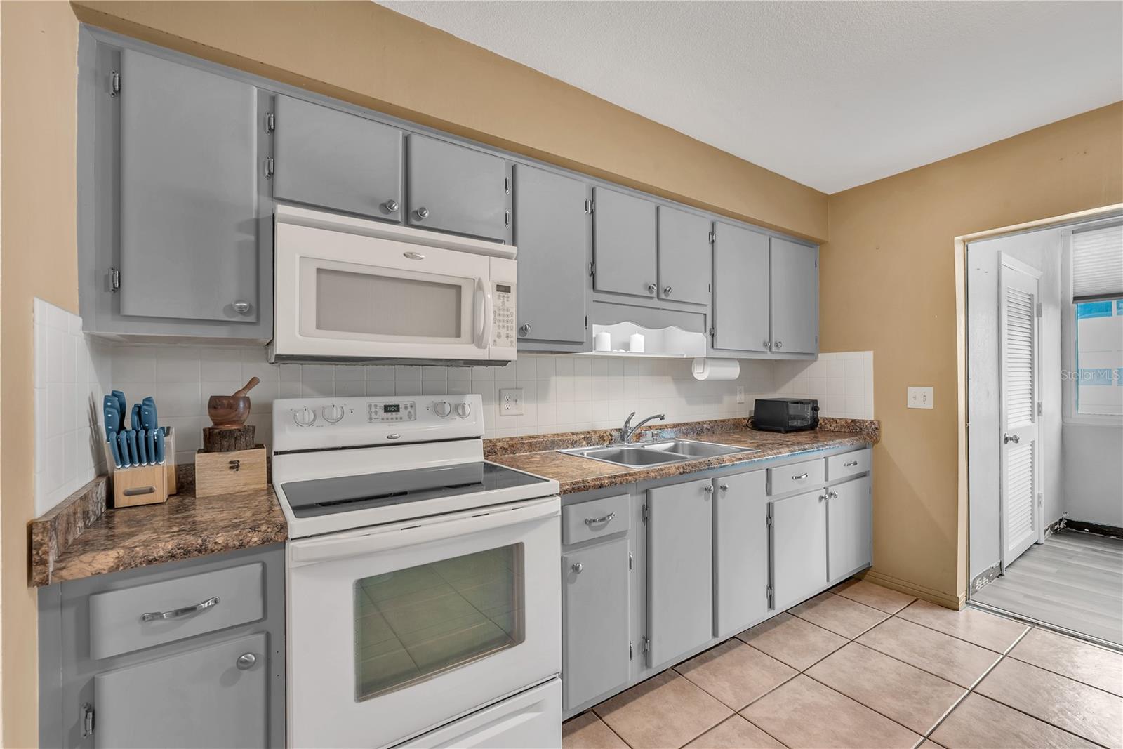DISSTON ARMS APTS CONDO - Residential