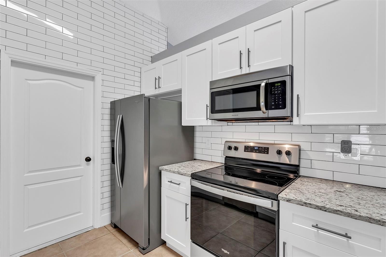 PINE RIDGE HOLLOW EAST PH 02 - Residential Lease