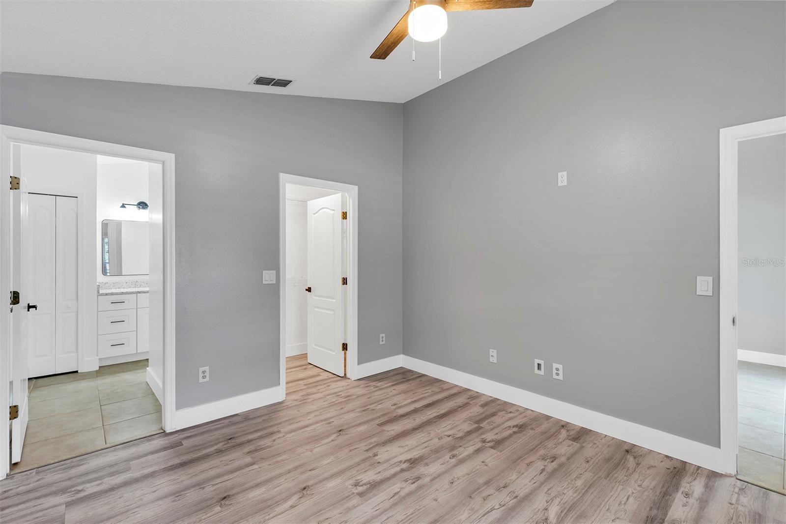 PINE RIDGE HOLLOW EAST PH 02 - Residential Lease