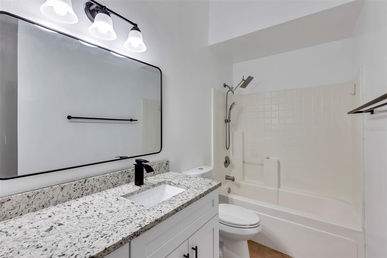 PINE RIDGE HOLLOW EAST PH 02 - Residential Lease
