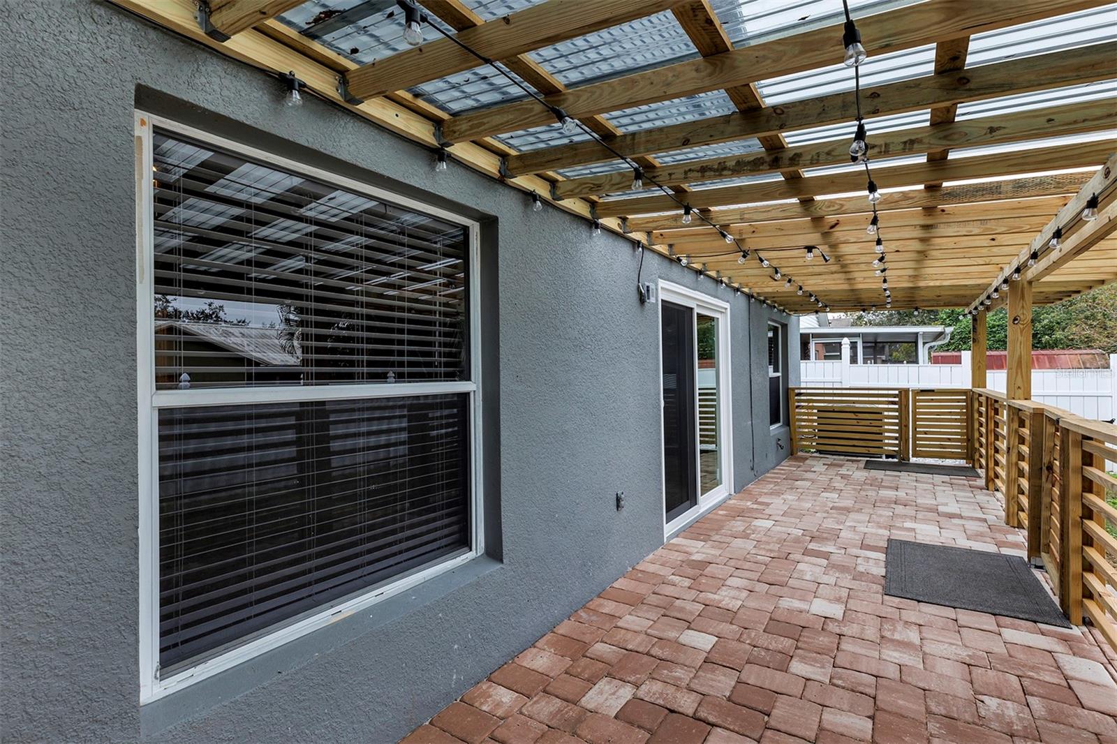 PINE RIDGE HOLLOW EAST PH 02 - Residential Lease