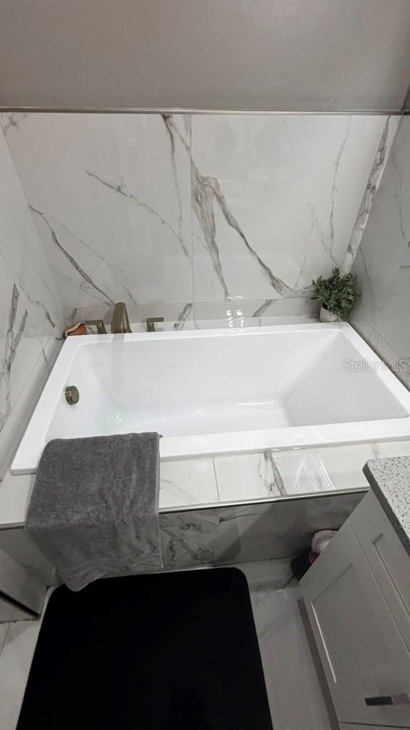 DADE TERRACE - Residential