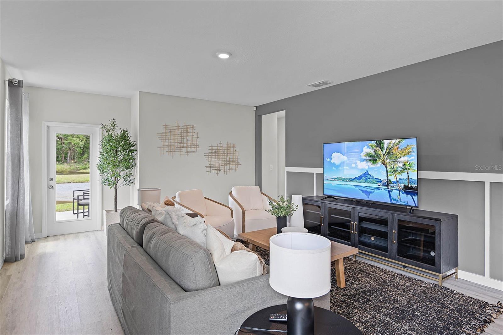 MAGNOLIA POINTE - Residential